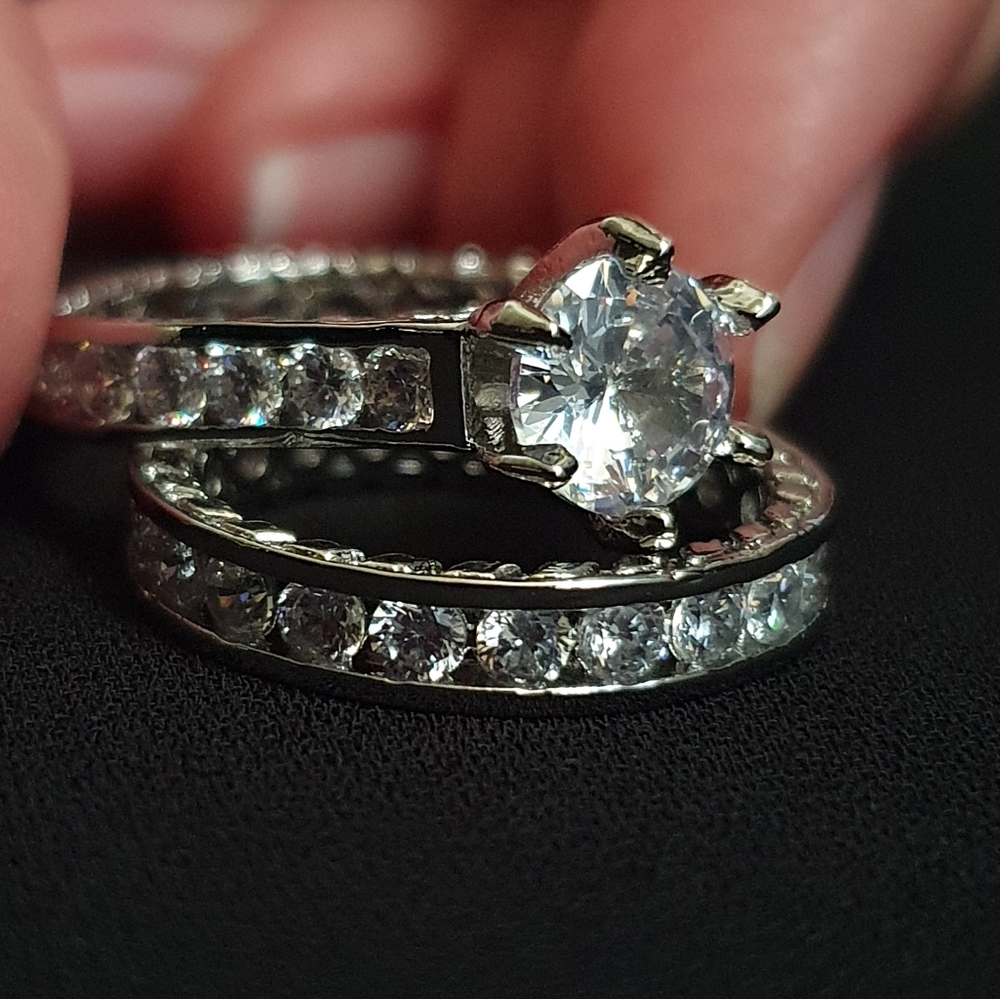 Classic Inlaid White Round Zircon Crystal Ring Set - Picture 3 of 5